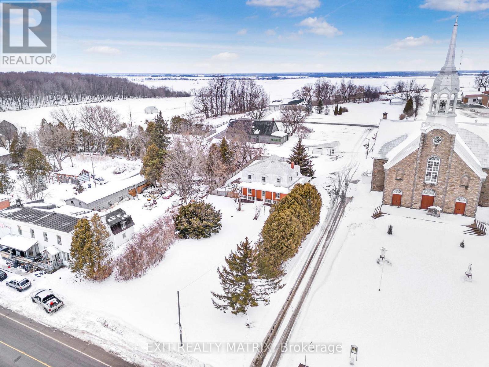 729 County Rd 18 Road, Hawkesbury, ON - Outdoor With View