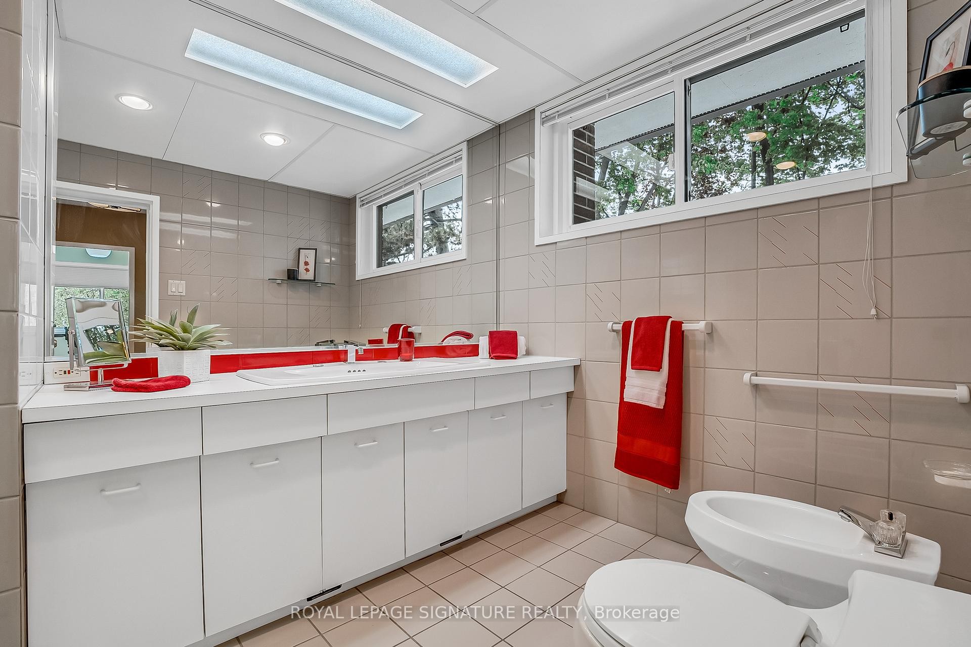 8 Silverdale Crescent, Toronto, ON - Indoor Photo Showing Bathroom