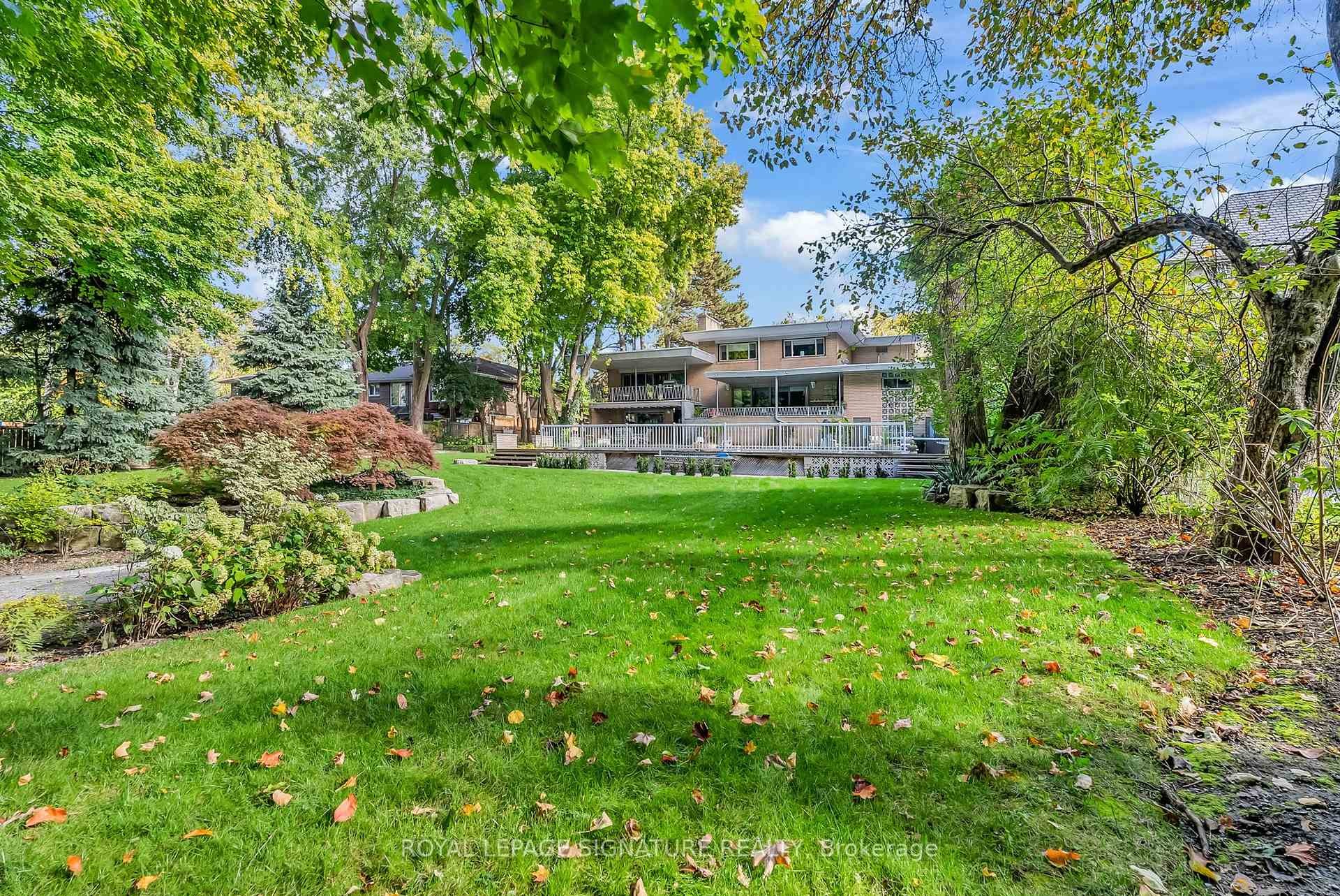 8 Silverdale Crescent, Toronto, ON - Outdoor