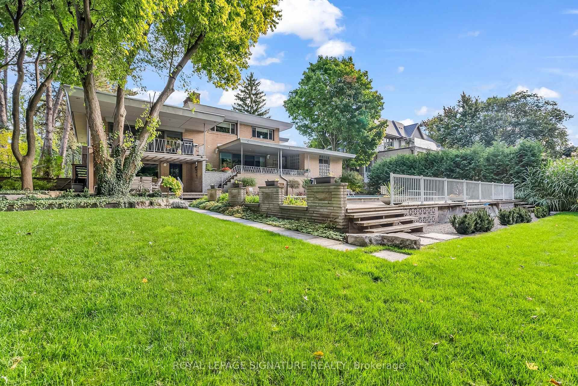 8 Silverdale Crescent, Toronto, ON - Outdoor