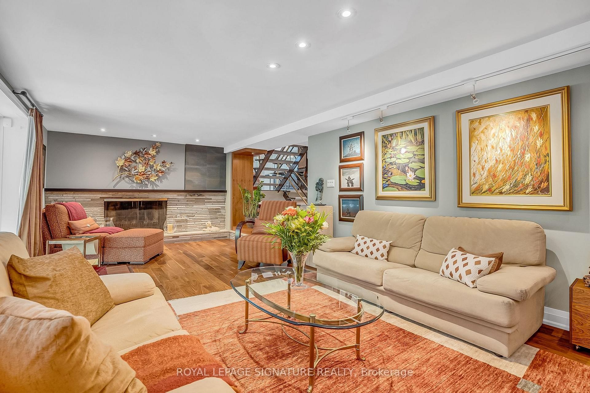 8 Silverdale Crescent, Toronto, ON - Indoor Photo Showing Living Room