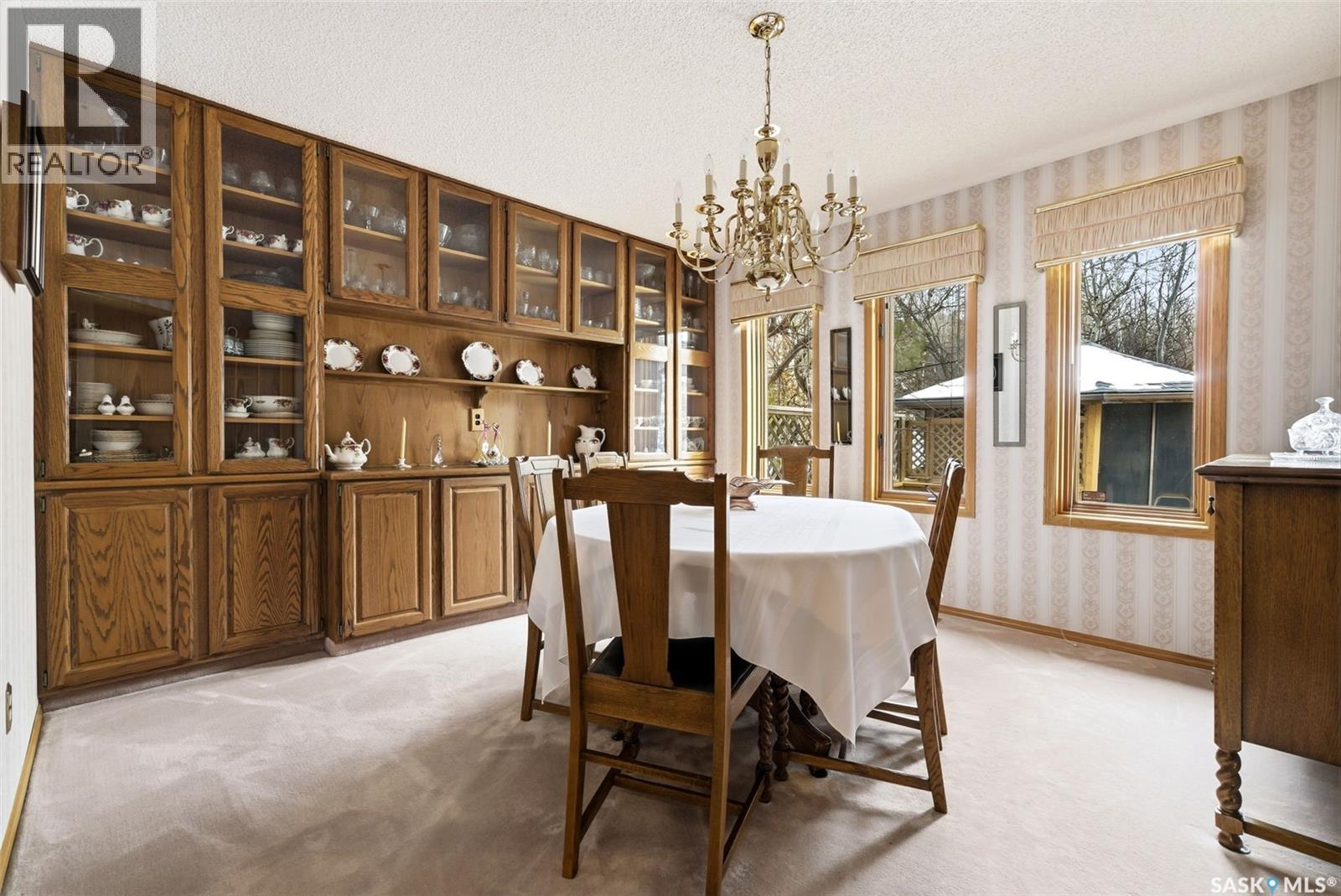 250 Prospect Crescent, Lumsden, SK - Indoor Photo Showing Dining Room