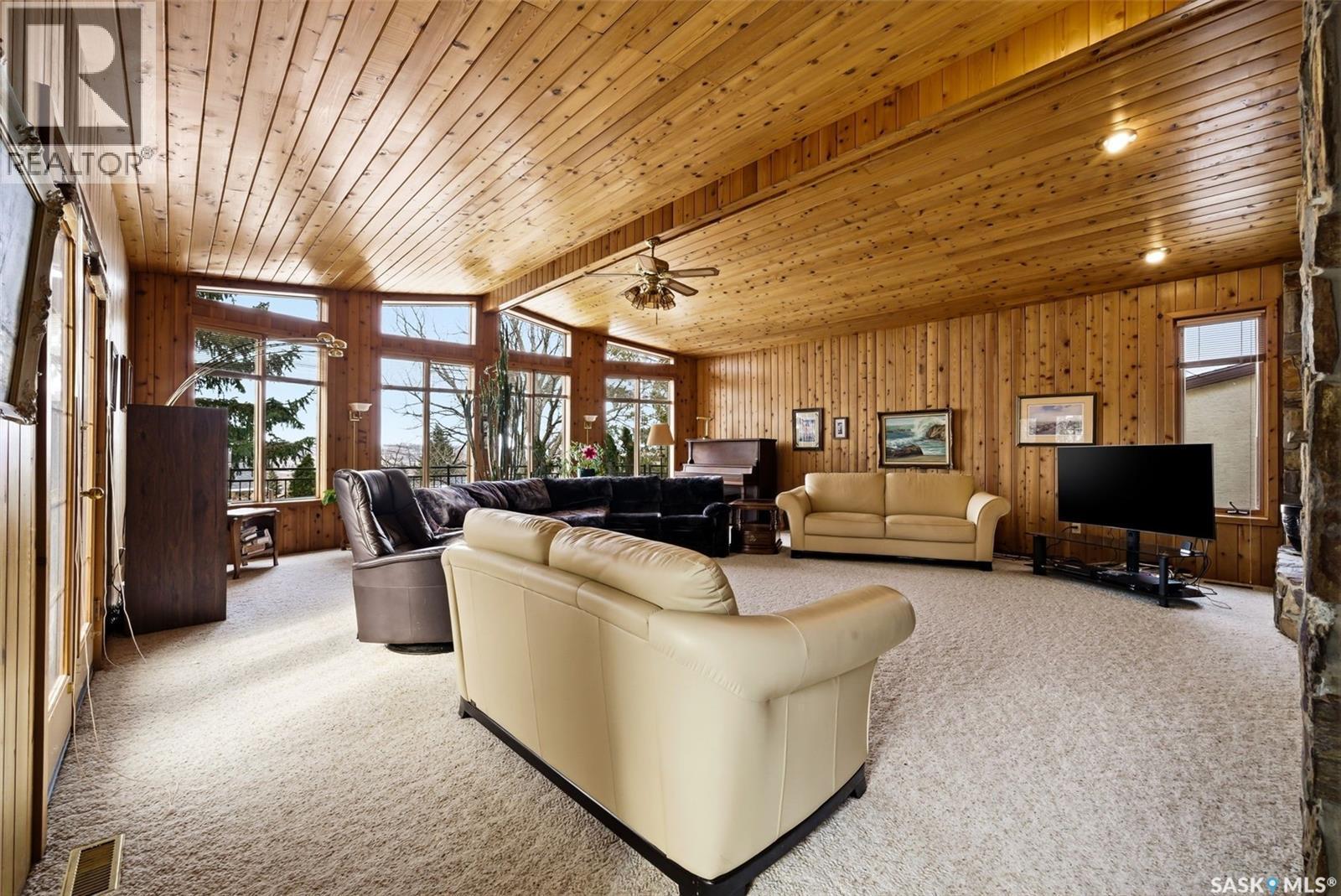 250 Prospect Crescent, Lumsden, SK - Indoor