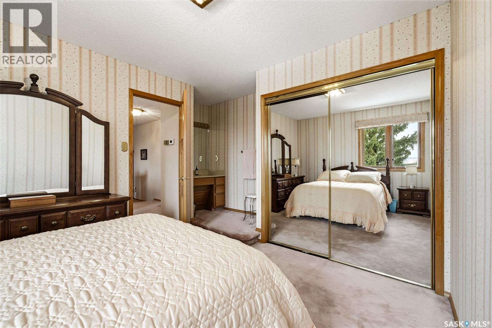 250 Prospect Crescent, Lumsden, SK - Indoor Photo Showing Bedroom