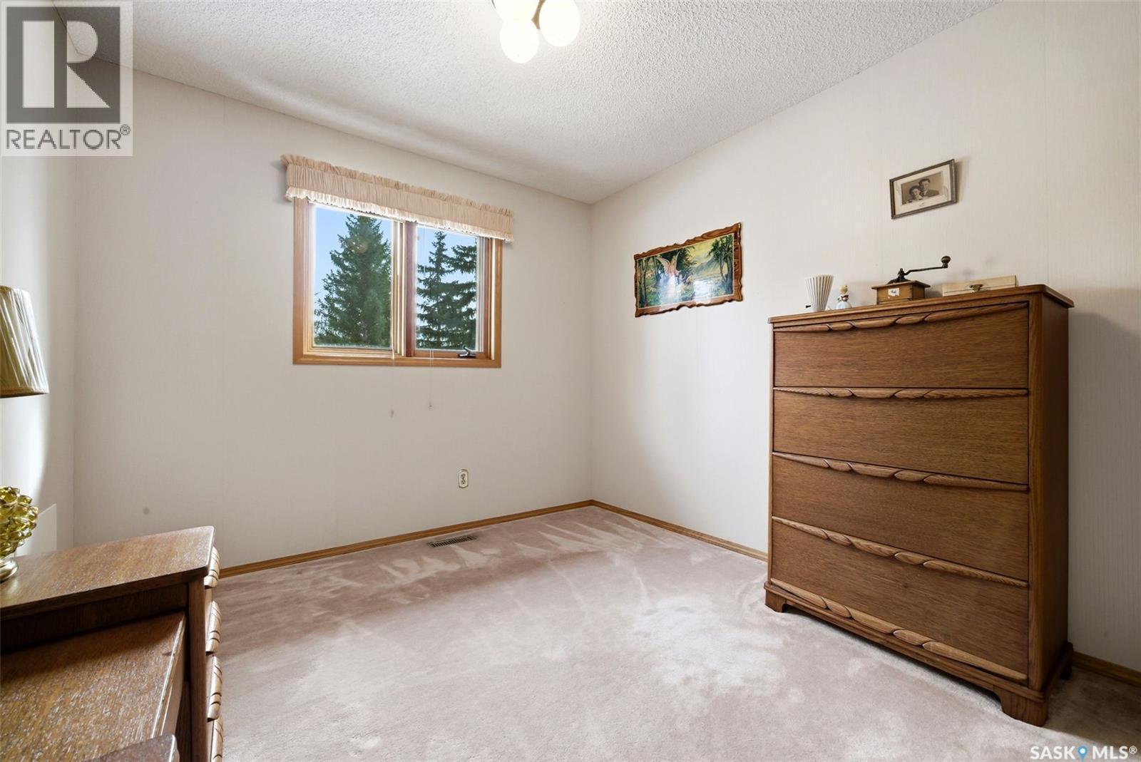 250 Prospect Crescent, Lumsden, SK - Indoor Photo Showing Other Room