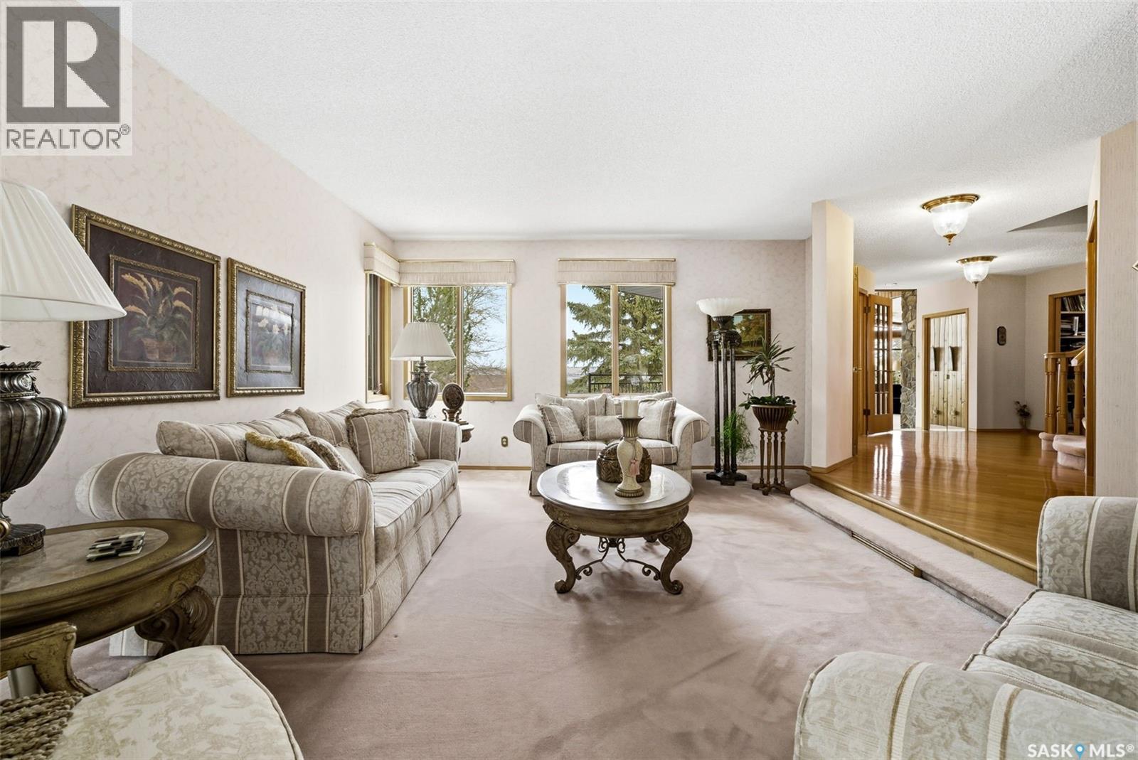 250 Prospect Crescent, Lumsden, SK - Indoor Photo Showing Living Room