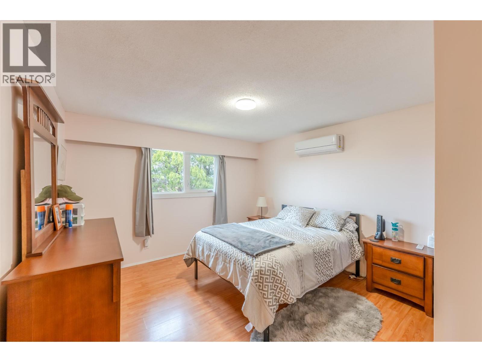 1418 Fairview Road, Oliver, BC - Indoor Photo Showing Bedroom