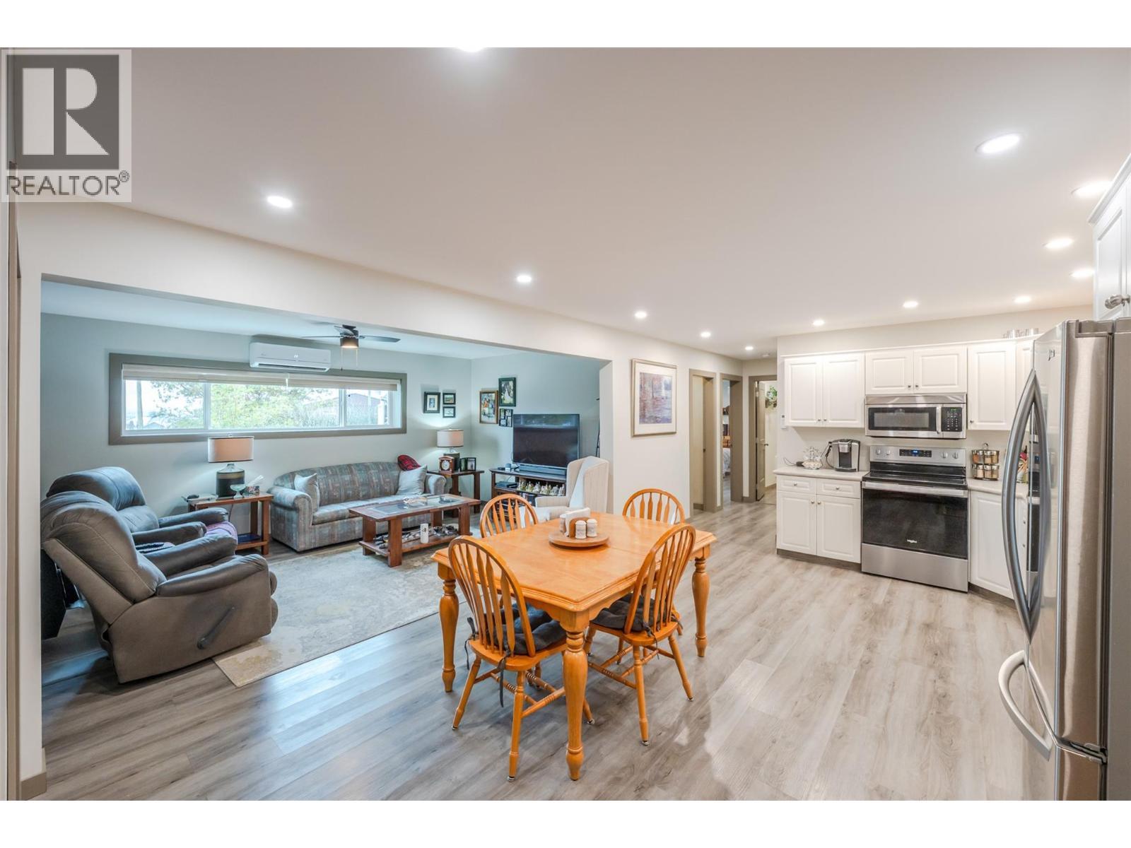 1418 Fairview Road, Oliver, BC - Indoor