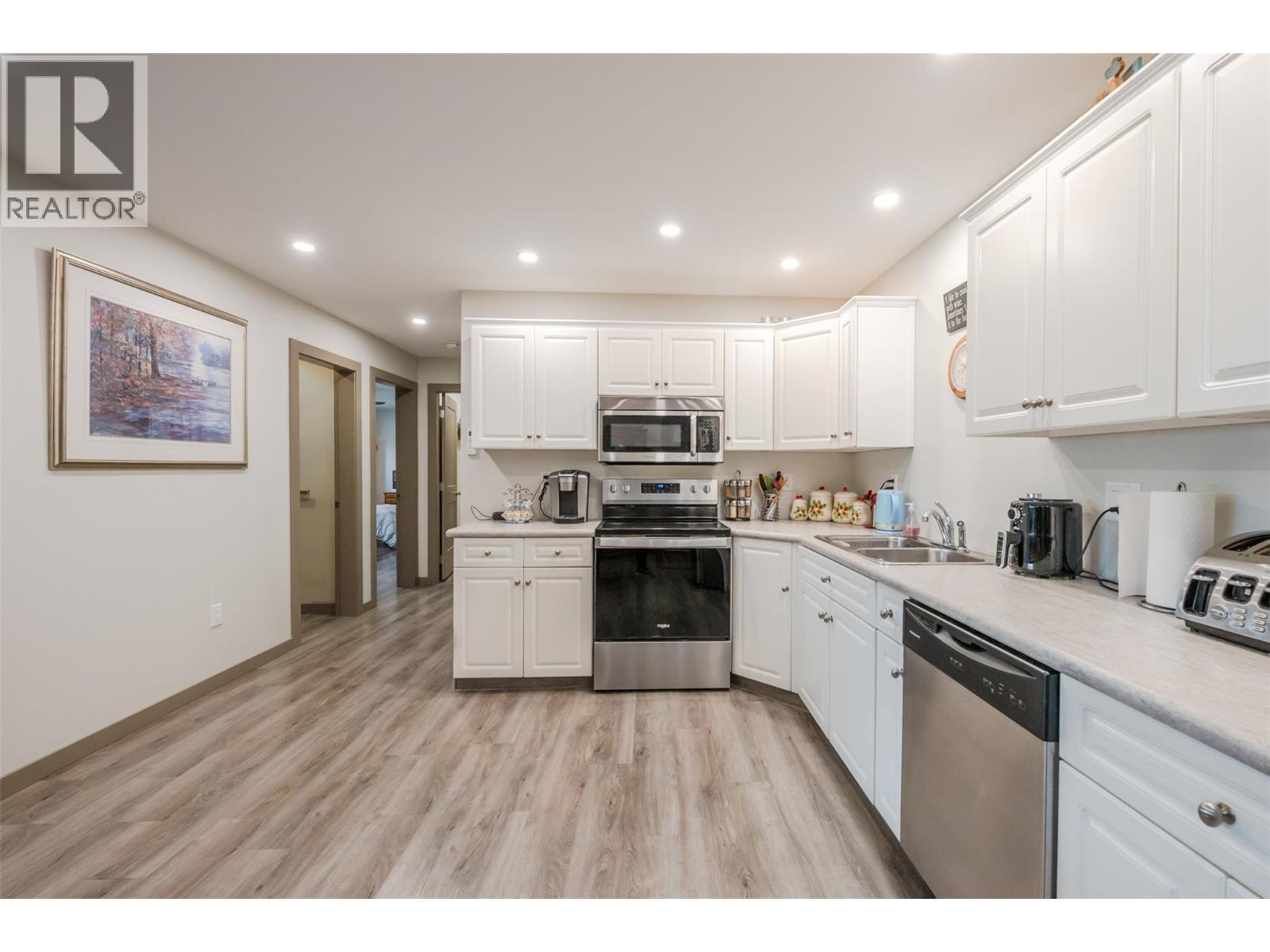 1418 Fairview Road, Oliver, BC - Indoor Photo Showing Kitchen With Double Sink