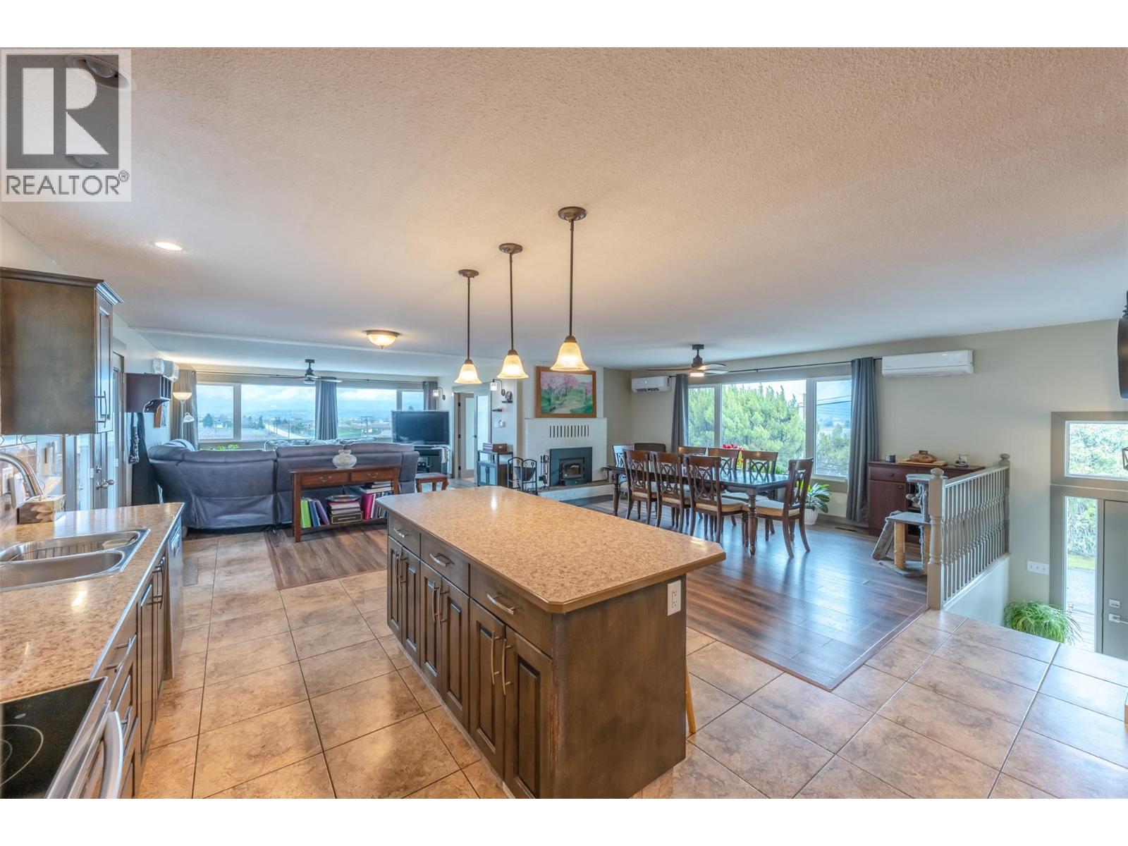 1418 Fairview Road, Oliver, BC - Indoor Photo Showing Other Room