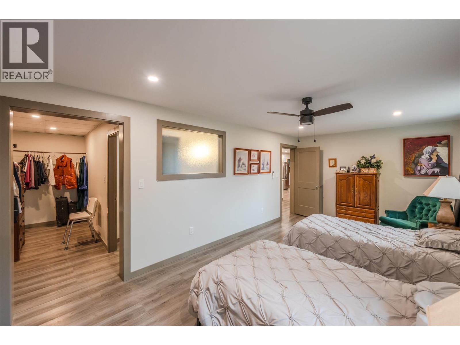 1418 Fairview Road, Oliver, BC - Indoor Photo Showing Bedroom