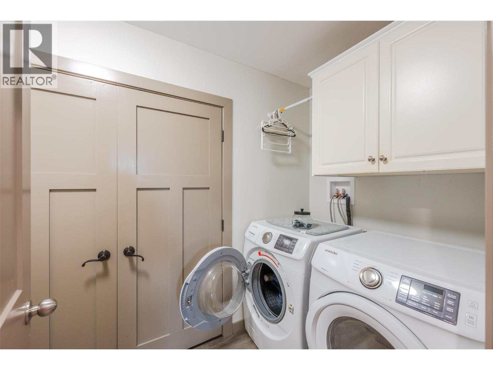 1418 Fairview Road, Oliver, BC - Indoor Photo Showing Laundry Room