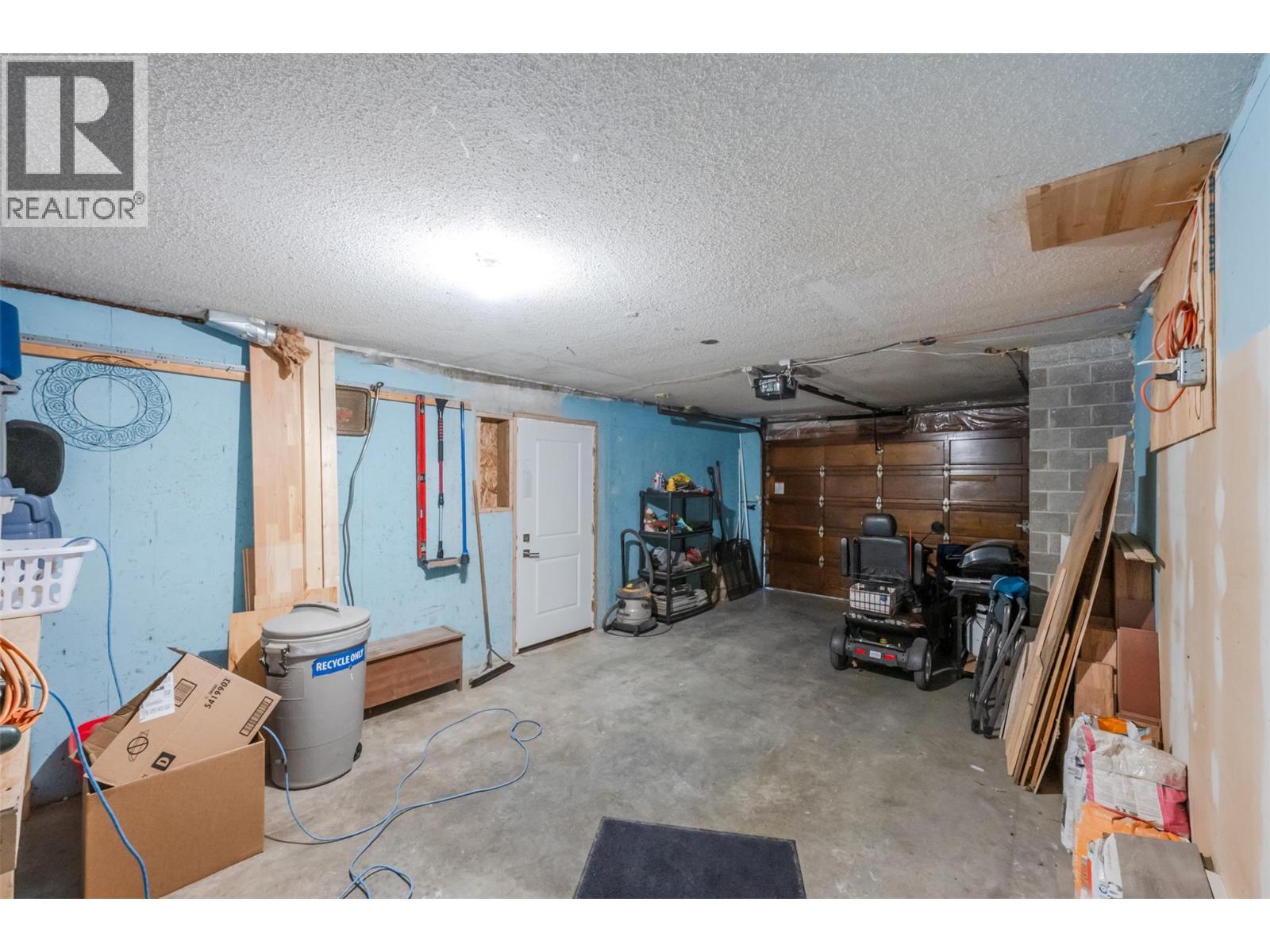 1418 Fairview Road, Oliver, BC - Indoor