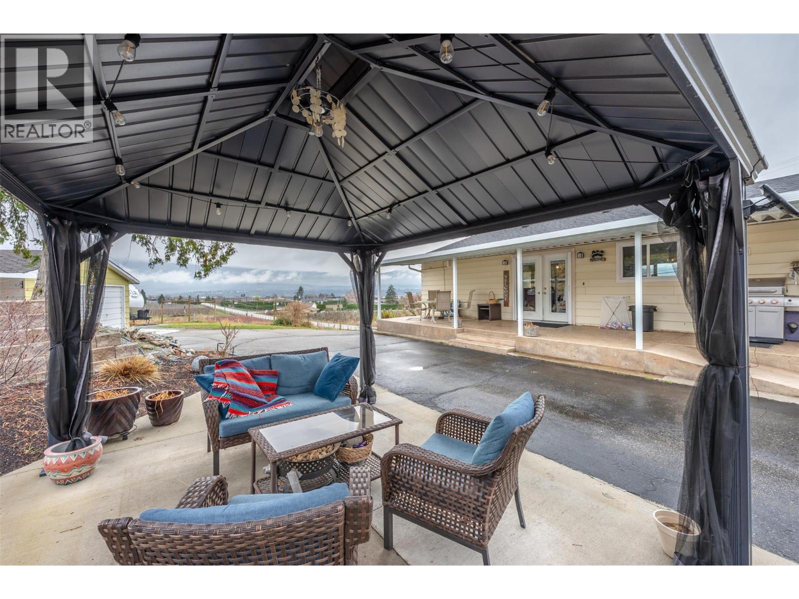 1418 Fairview Road, Oliver, BC - Outdoor With Deck Patio Veranda