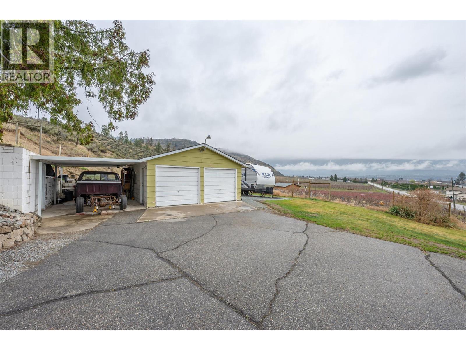 1418 Fairview Road, Oliver, BC - Outdoor