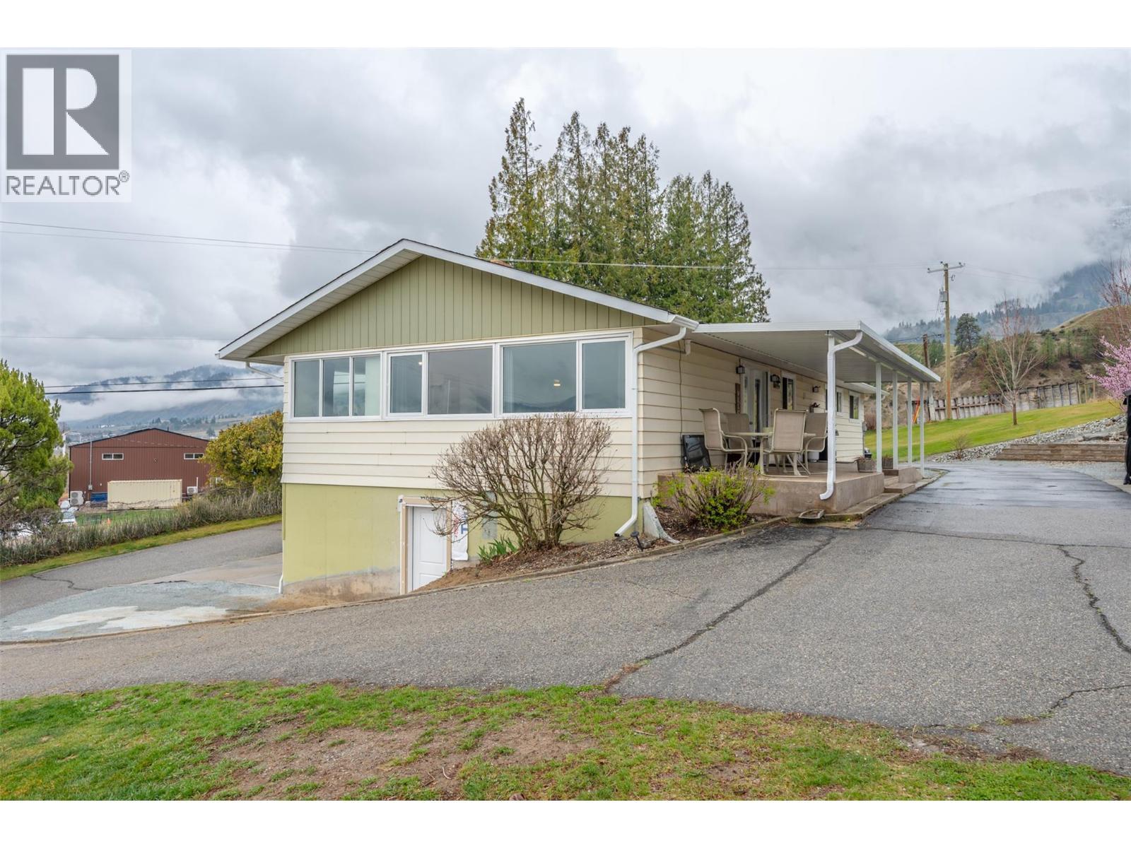 1418 Fairview Road, Oliver, BC - Outdoor