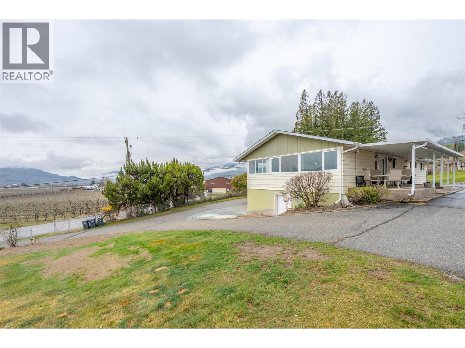 1418 Fairview Road, Oliver, BC - Outdoor