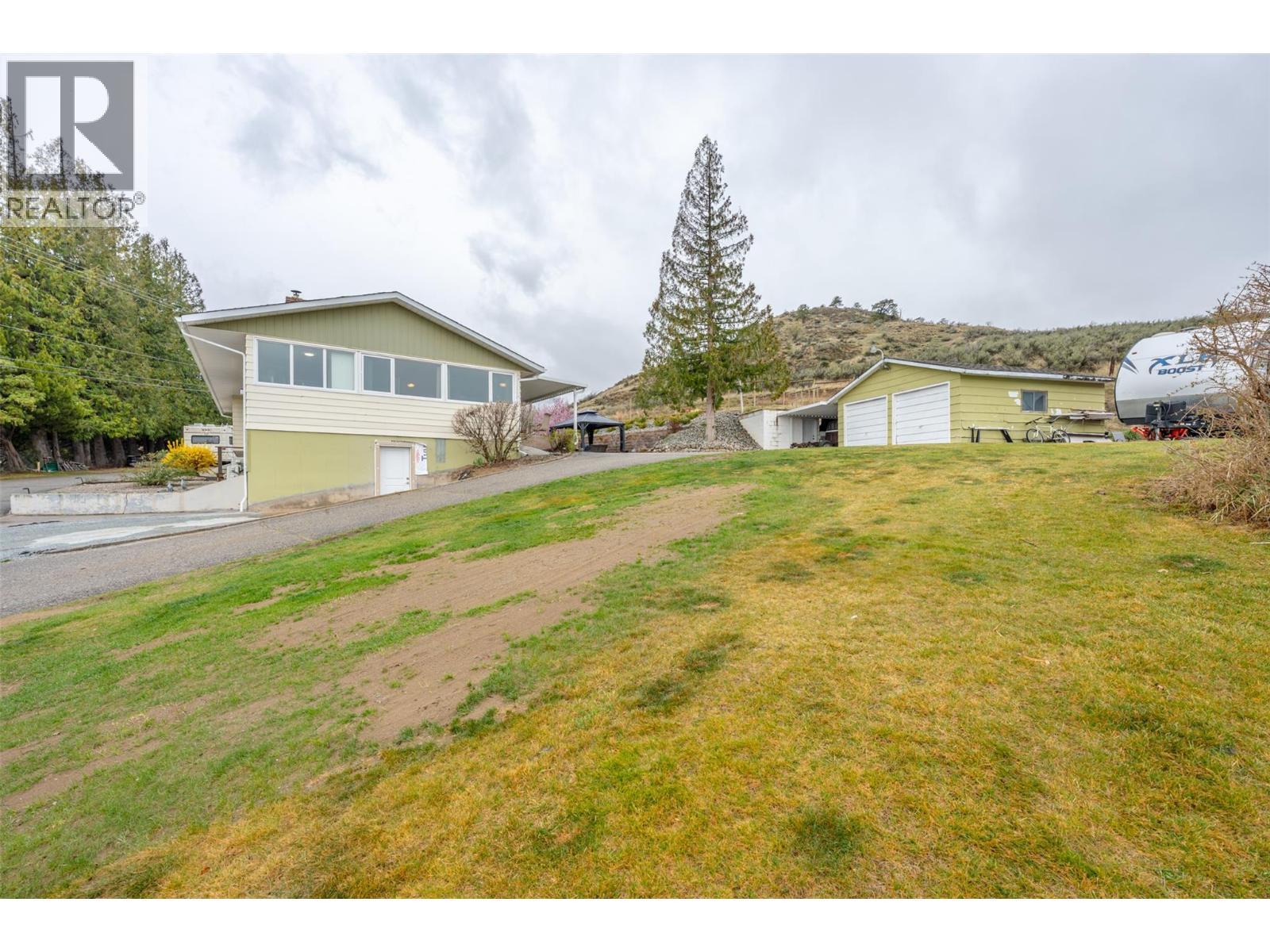 1418 Fairview Road, Oliver, BC - Outdoor