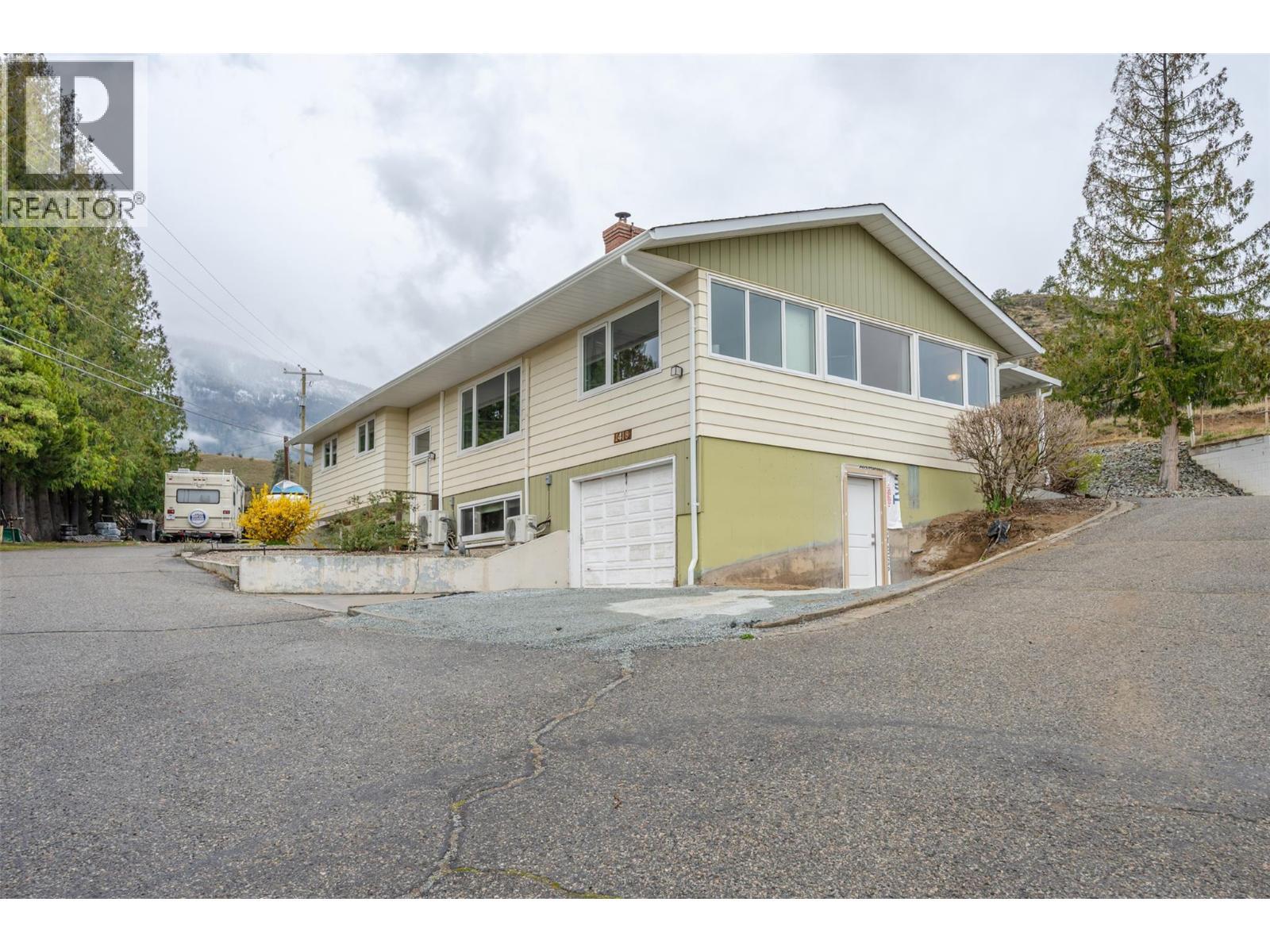 1418 Fairview Road, Oliver, BC - Outdoor