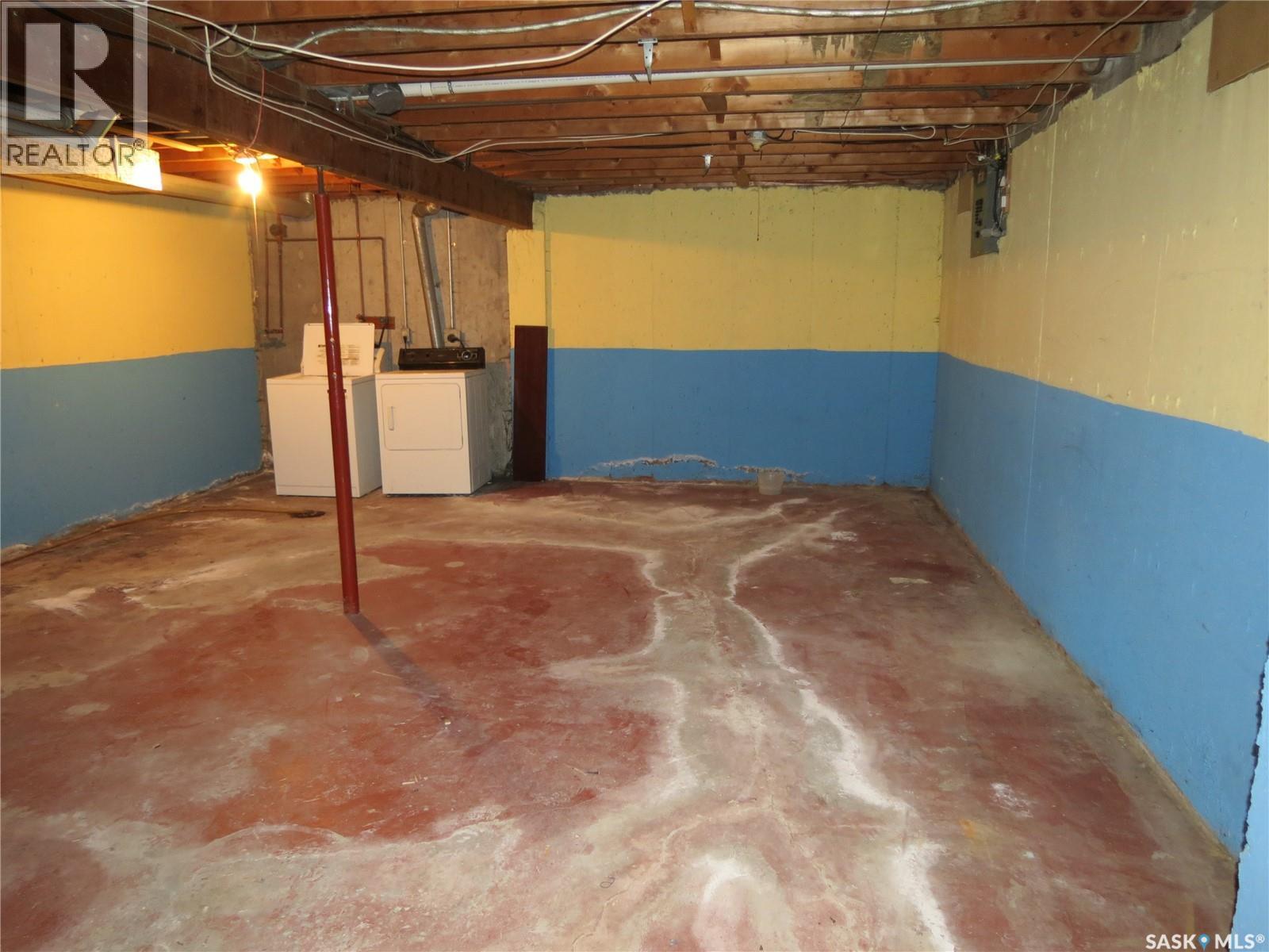 3926 Castle Road, Regina, SK - Indoor Photo Showing Basement