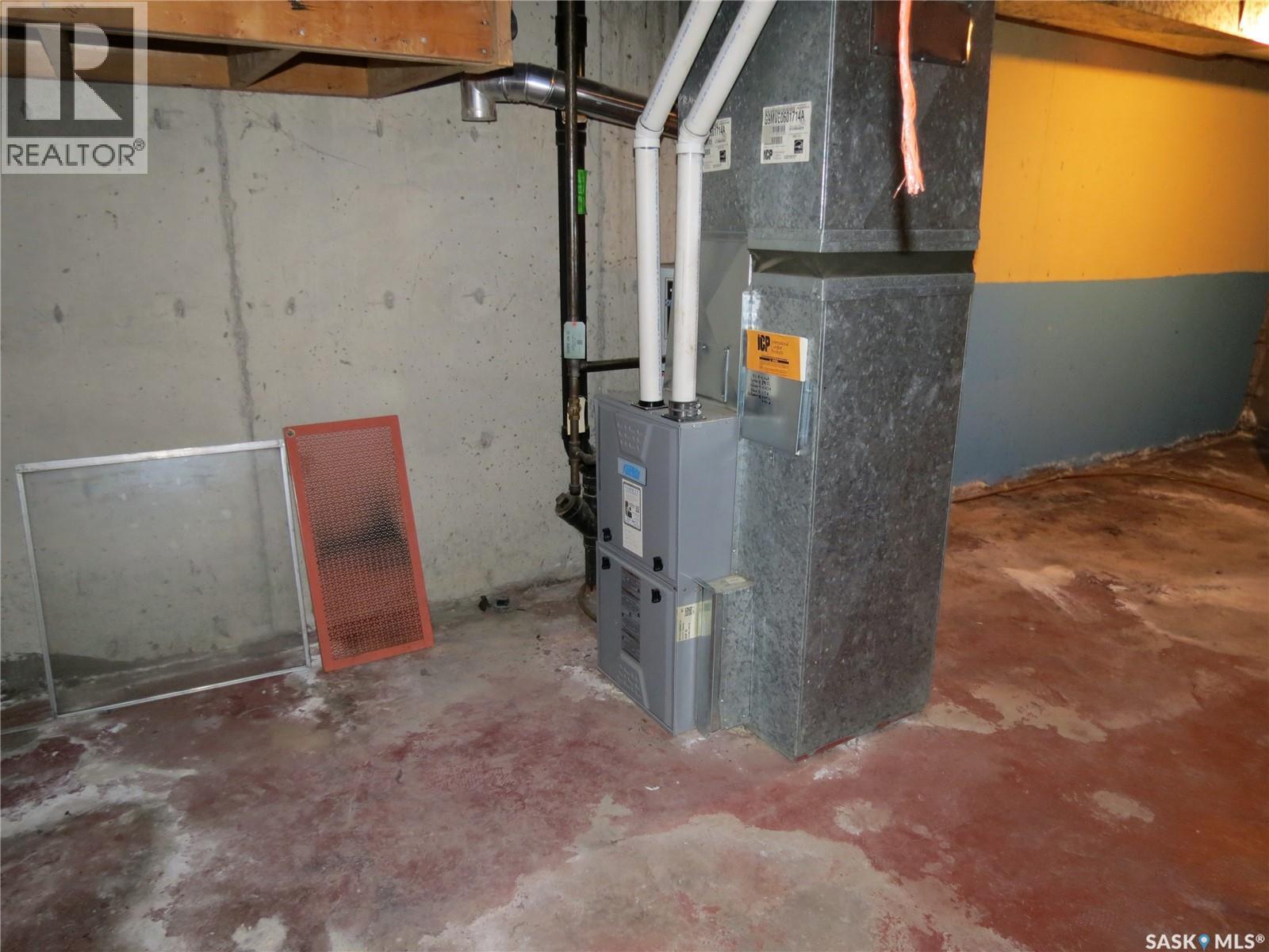 3926 Castle Road, Regina, SK - Indoor Photo Showing Basement