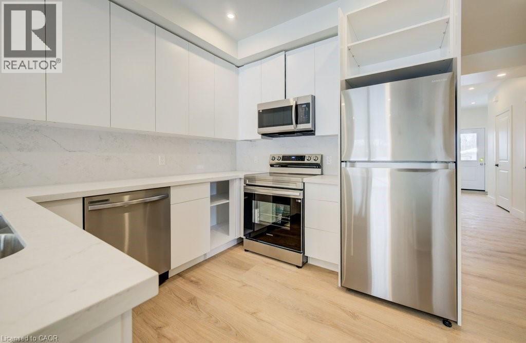 19 Downey Street Unit# 2, Kitchener, ON - Indoor Photo Showing Kitchen