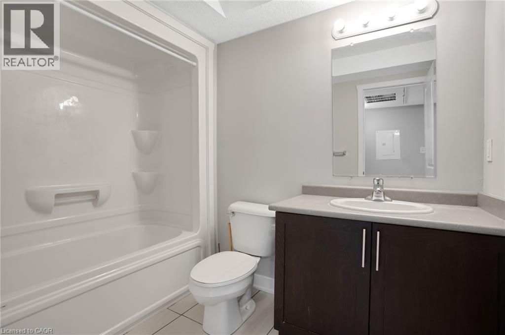 185 Windale Crescent Unit# 5D, Kitchener, ON - Indoor Photo Showing Bathroom