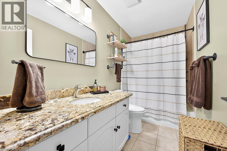 7 Etherington Crescent, Binbrook, ON - Indoor Photo Showing Bathroom