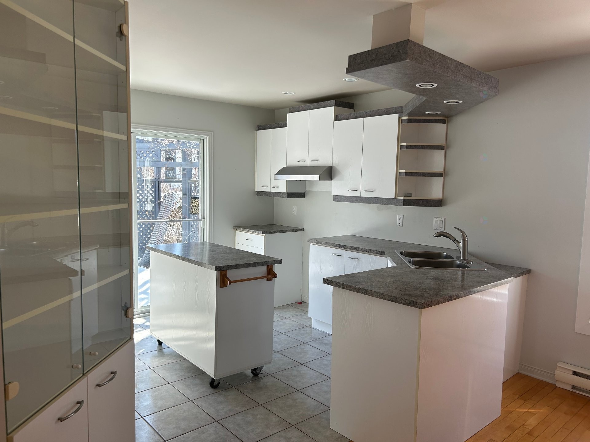 Kitchen - 148 Rue Des Colibris, Cowansville, QC - Indoor Photo Showing Kitchen With Double Sink