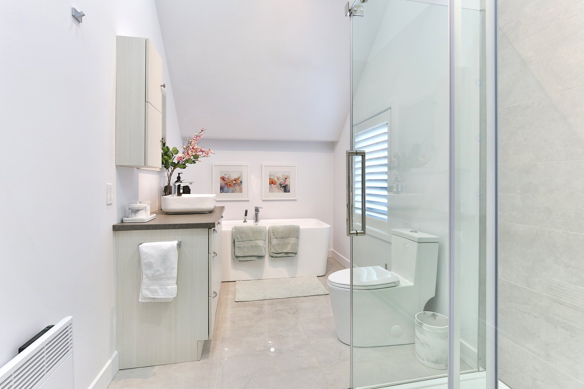 Salle de bains attenante à la CCP - 1202 Rue Shefford, Bromont, QC - Indoor Photo Showing Bathroom