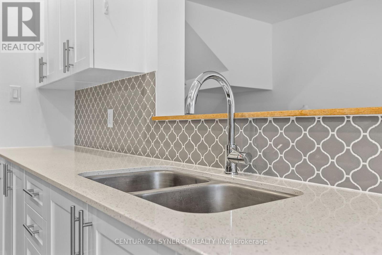 463 Fernside Street, Ottawa, ON - Indoor Photo Showing Kitchen With Double Sink
