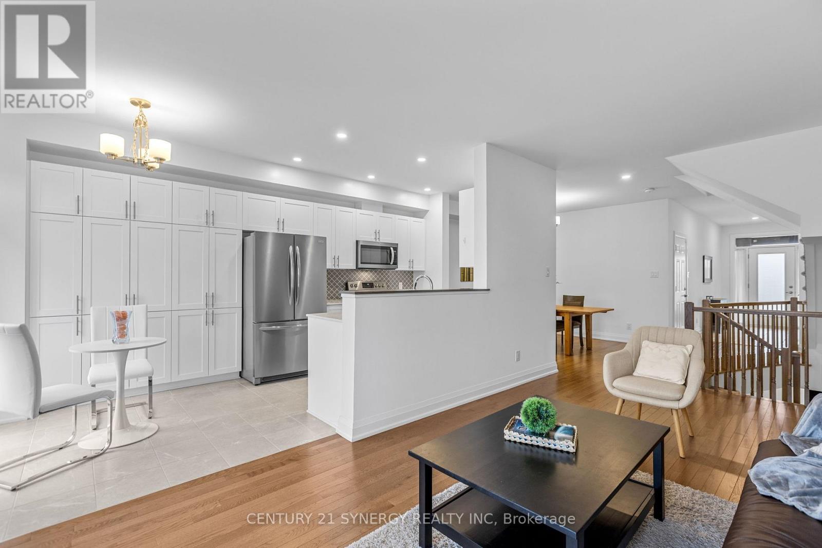 463 Fernside Street, Ottawa, ON - Indoor Photo Showing Living Room
