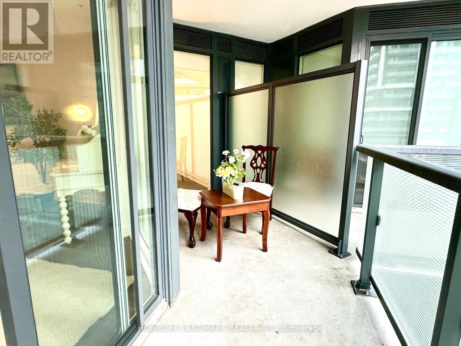 813 - 85 Oneida Crescent, Richmond Hill, ON - With Balcony With Exterior