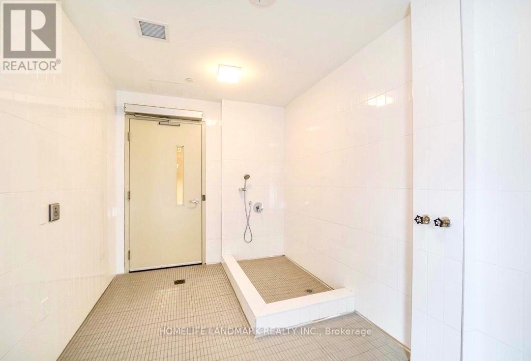 813 - 85 Oneida Crescent, Richmond Hill, ON - Indoor Photo Showing Other Room