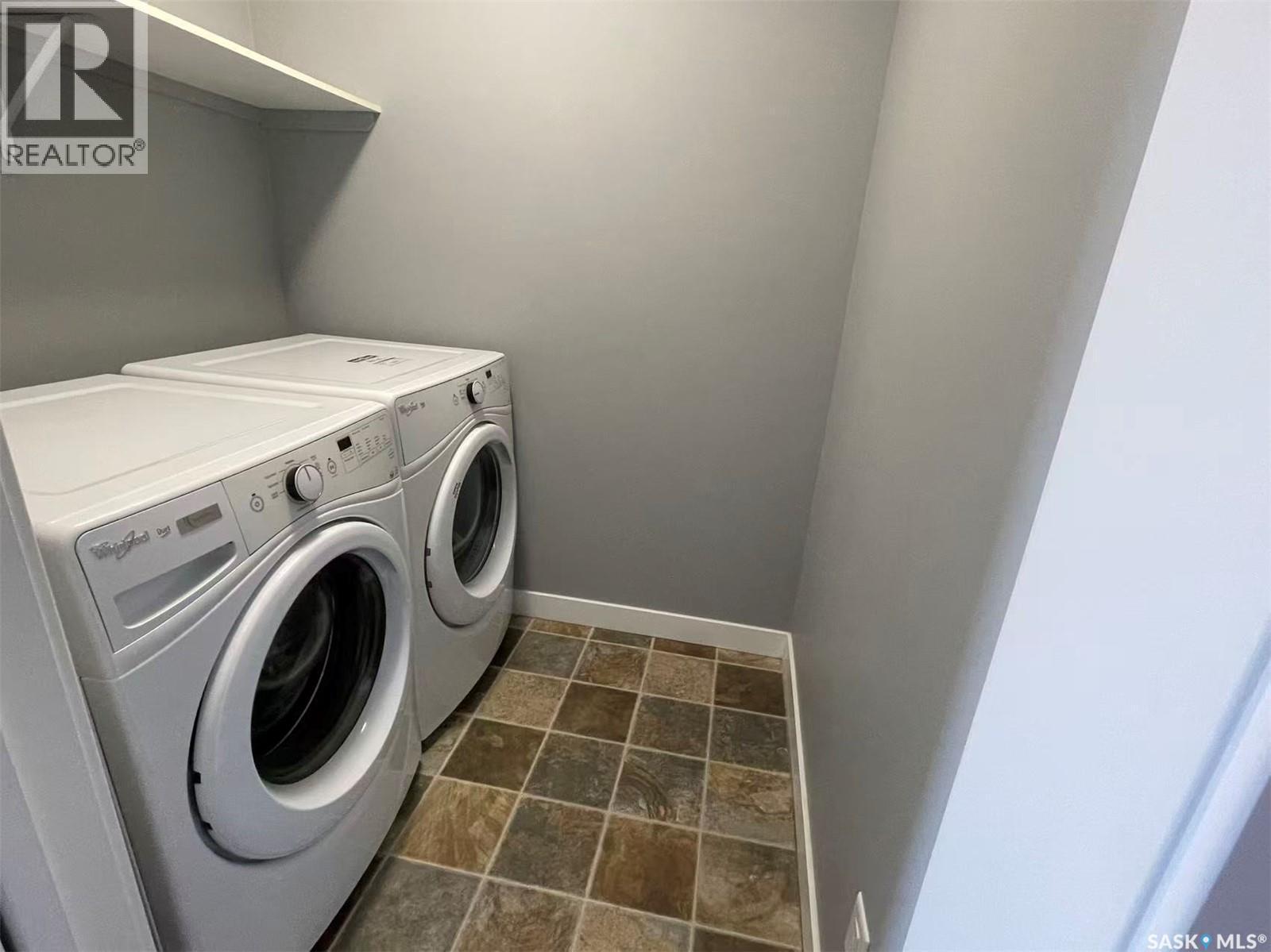 2 5301 Beacon Drive, Regina, SK - Indoor Photo Showing Laundry Room