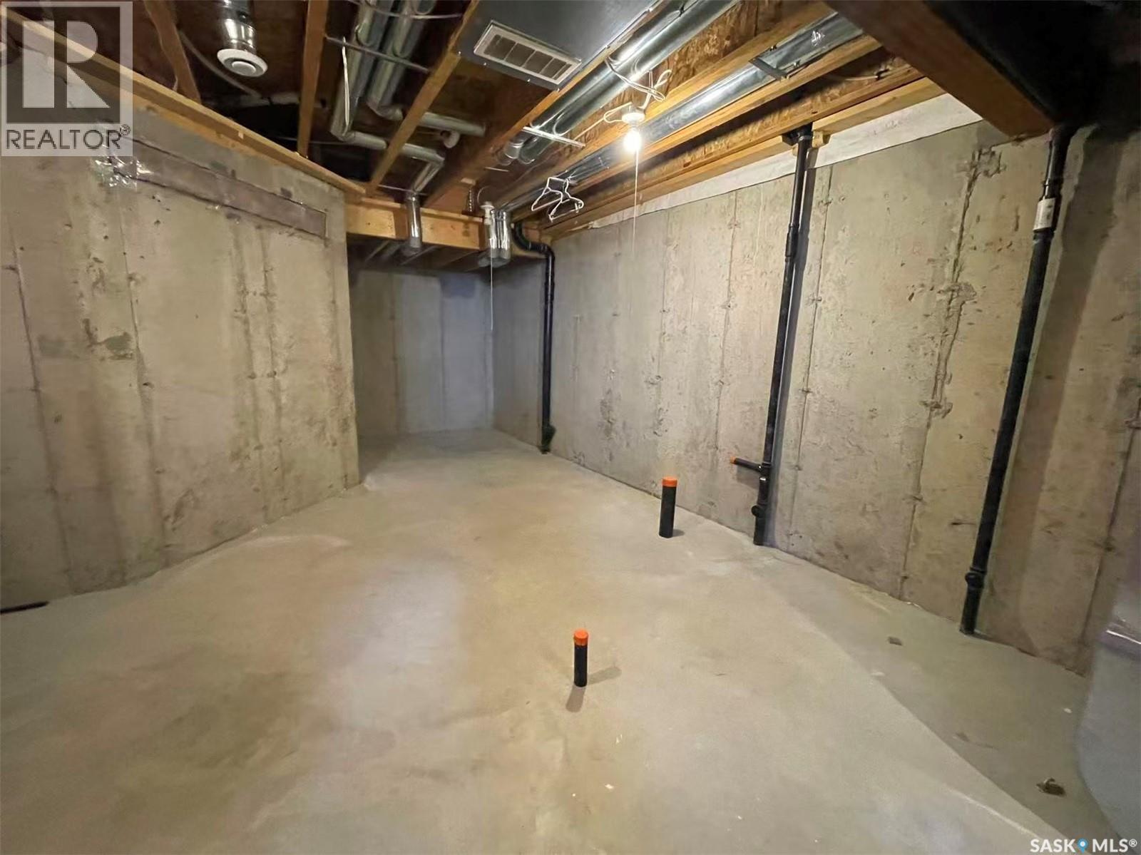 2 5301 Beacon Drive, Regina, SK - Indoor Photo Showing Basement