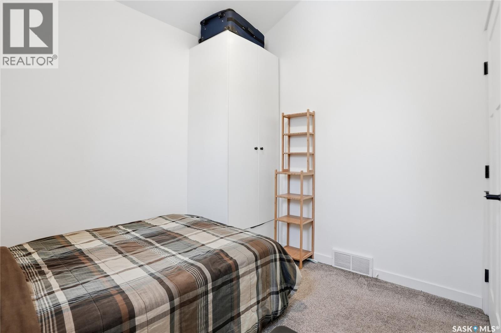 929 K Avenue N, Saskatoon, SK - Indoor Photo Showing Bedroom