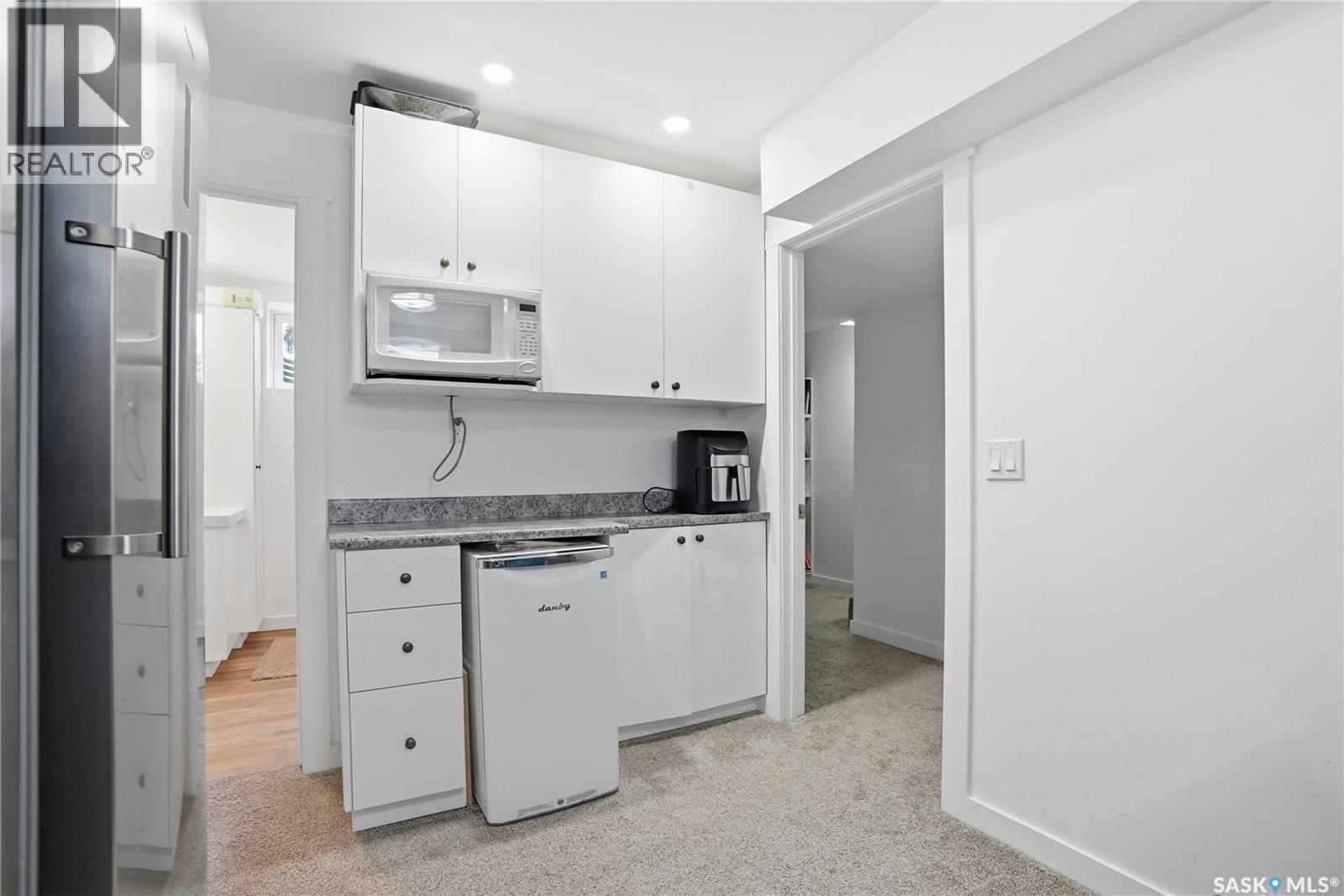 929 K Avenue N, Saskatoon, SK - Indoor