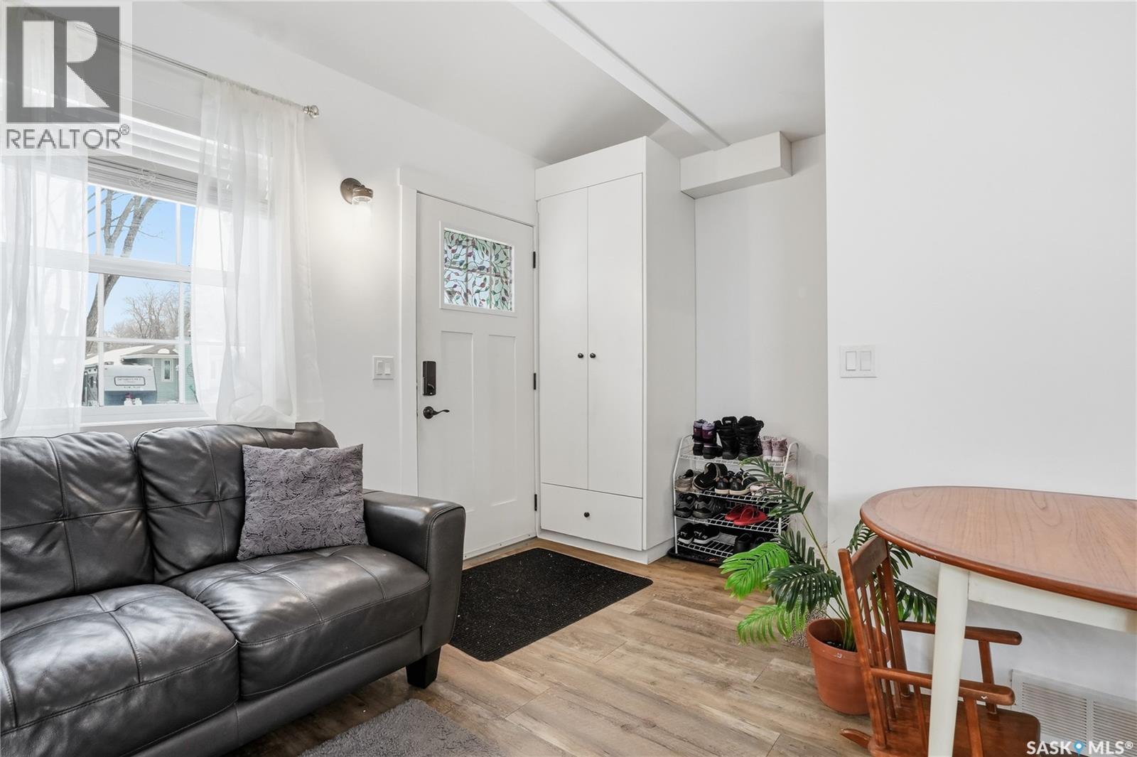 929 K Avenue N, Saskatoon, SK - Indoor