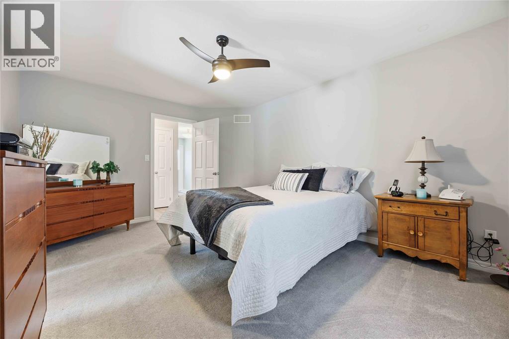 5700 Blackwell Sideroad Unit# 13, Sarnia, ON - Indoor Photo Showing Bedroom