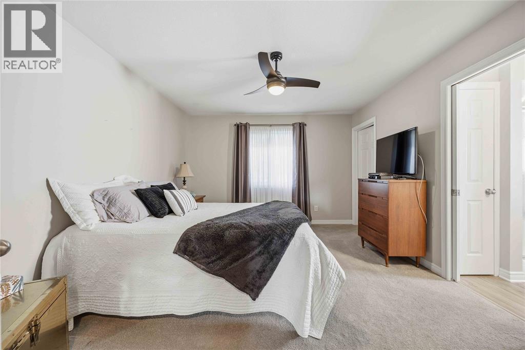 5700 Blackwell Sideroad Unit# 13, Sarnia, ON - Indoor Photo Showing Bedroom