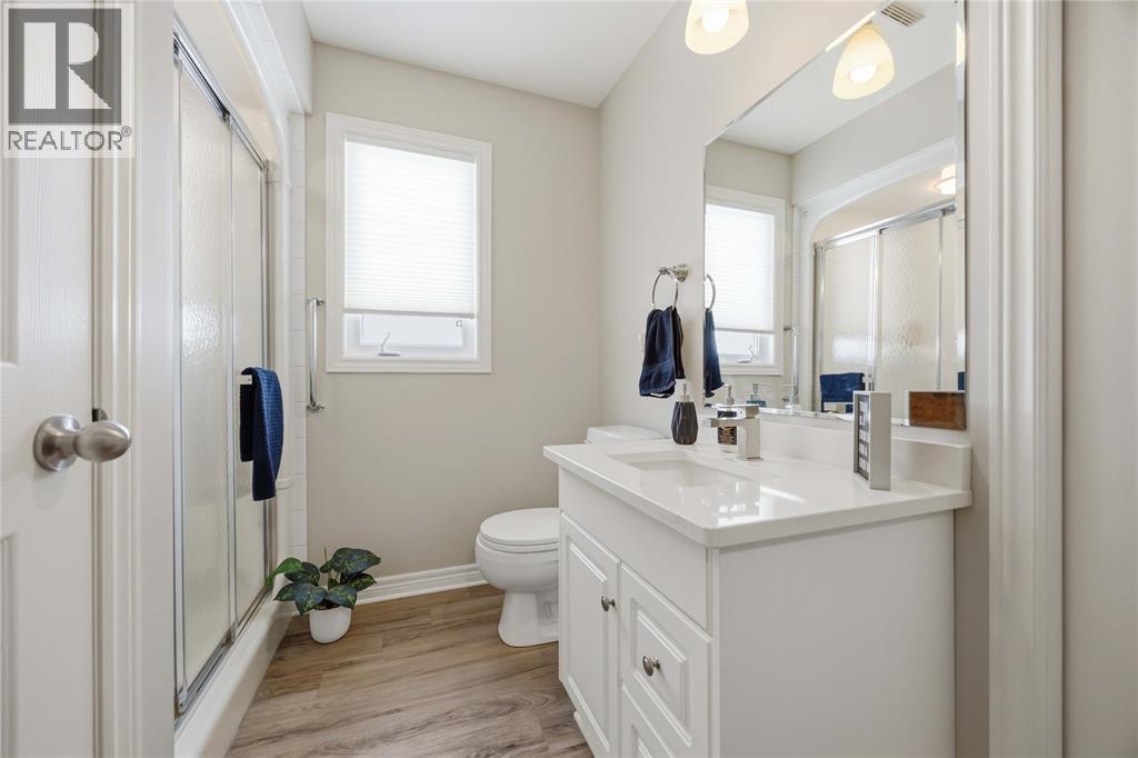 5700 Blackwell Sideroad Unit# 13, Sarnia, ON - Indoor Photo Showing Bathroom
