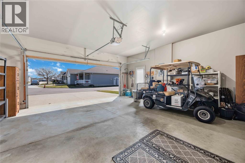 5700 Blackwell Sideroad Unit# 13, Sarnia, ON - Indoor Photo Showing Garage