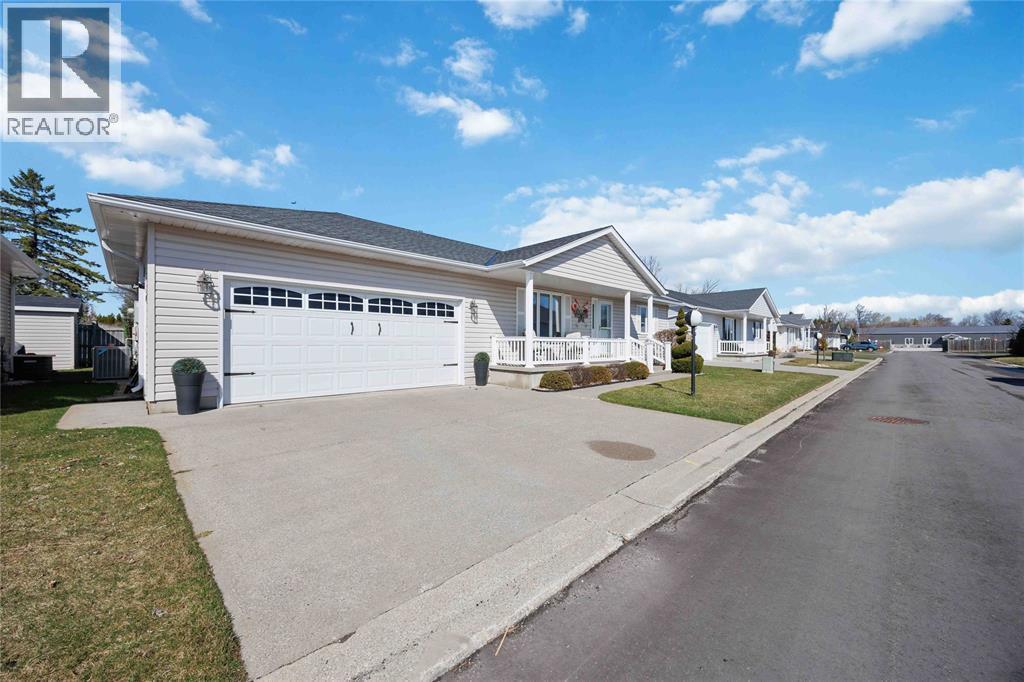 5700 Blackwell Sideroad Unit# 13, Sarnia, ON - Outdoor