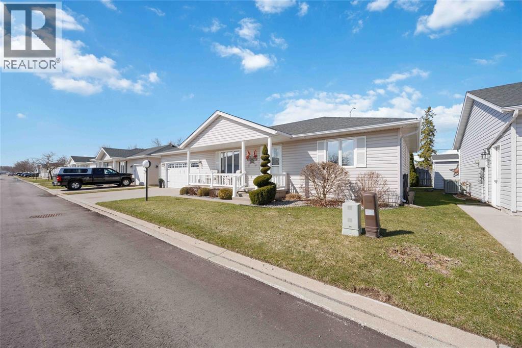 5700 Blackwell Sideroad Unit# 13, Sarnia, ON - Outdoor With Facade