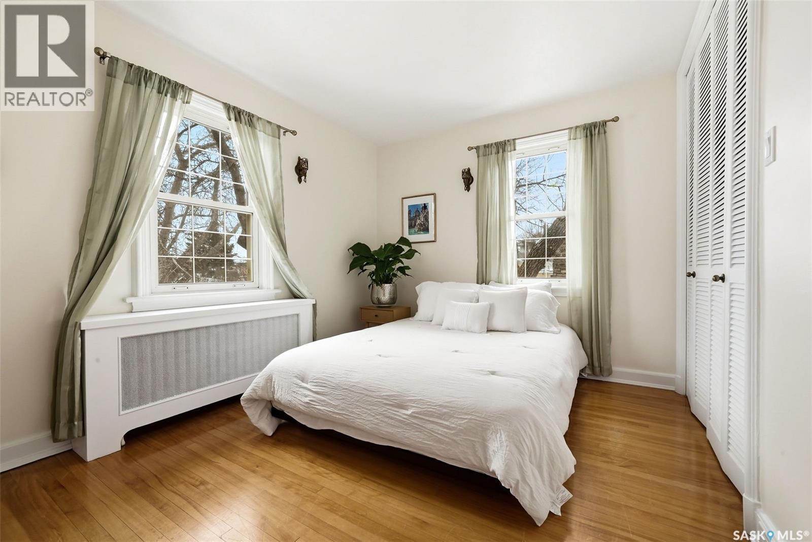 3003 Hill Avenue, Regina, SK - Indoor Photo Showing Bedroom