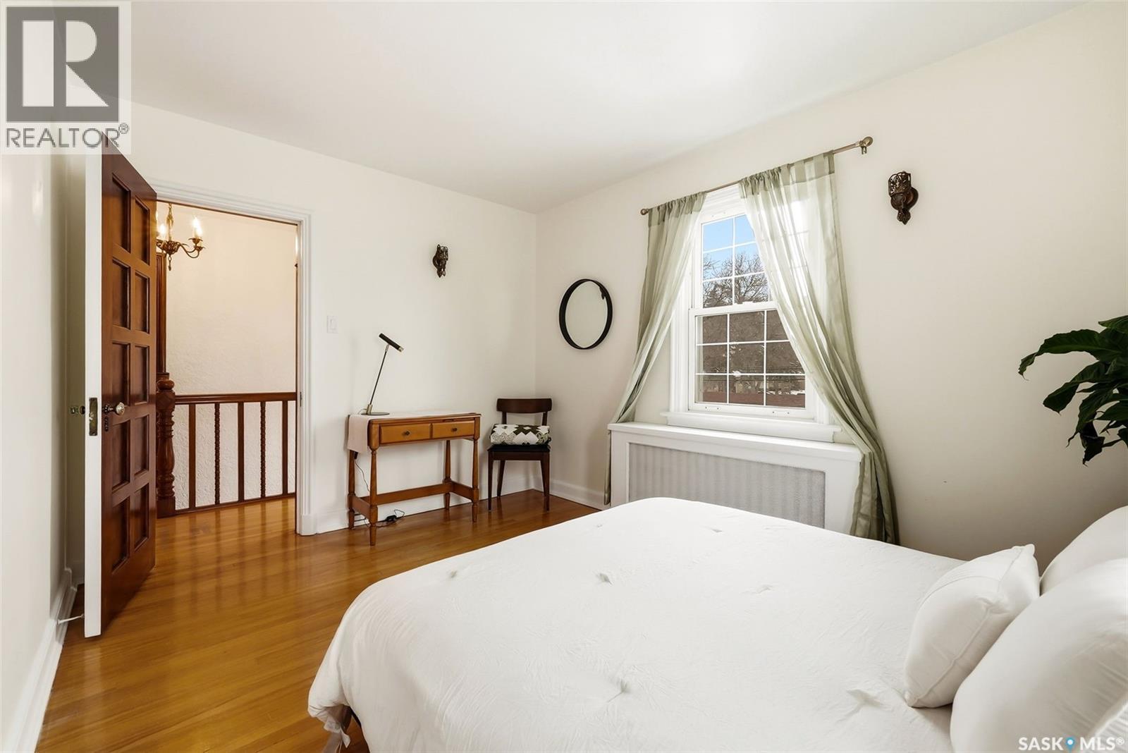 3003 Hill Avenue, Regina, SK - Indoor Photo Showing Bedroom
