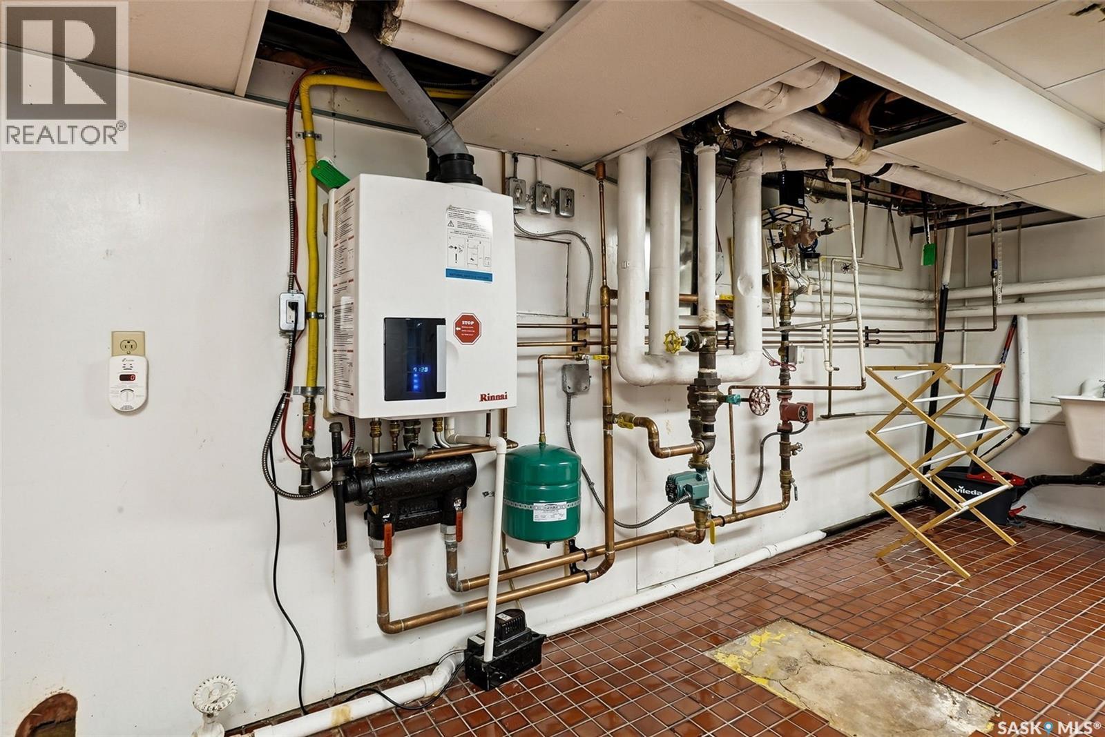 3003 Hill Avenue, Regina, SK - Indoor Photo Showing Basement