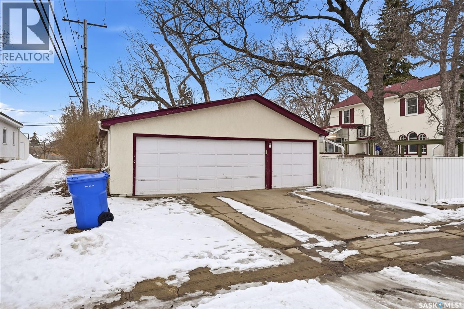 3003 Hill Avenue, Regina, SK - Outdoor