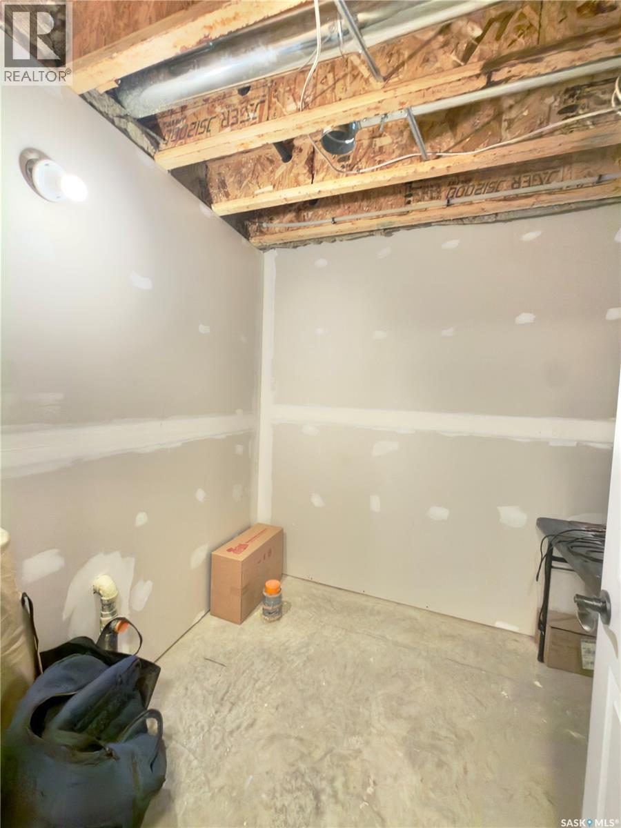 831 Korol Way, Saskatoon, SK - Indoor Photo Showing Basement